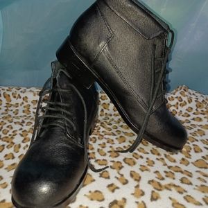 Step Up To Comfort Black Leather Ankle Boots